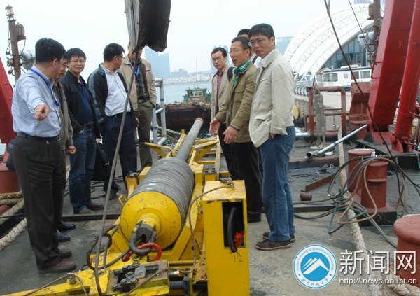 湖南科技大学“深海（3000至8000米）沉积物取样器成套设备”研制项目通过验收